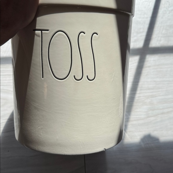 Rae Dunn VHTF Ceramic Toss Waste Basket/Can/Container/Bin Trash Can ‘TOSS’ - Picture 13 of 14